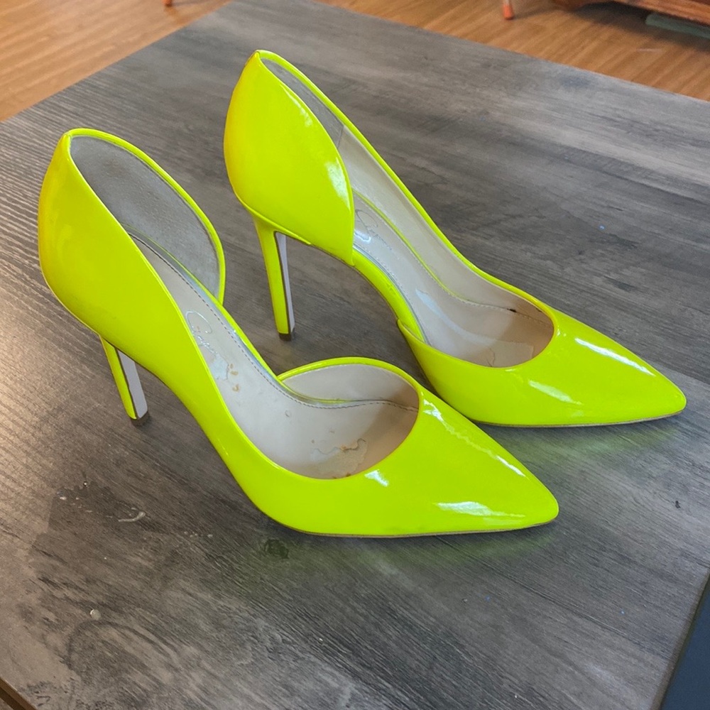 Neon yellow Jessica Simpson Pumps. 4” heels.